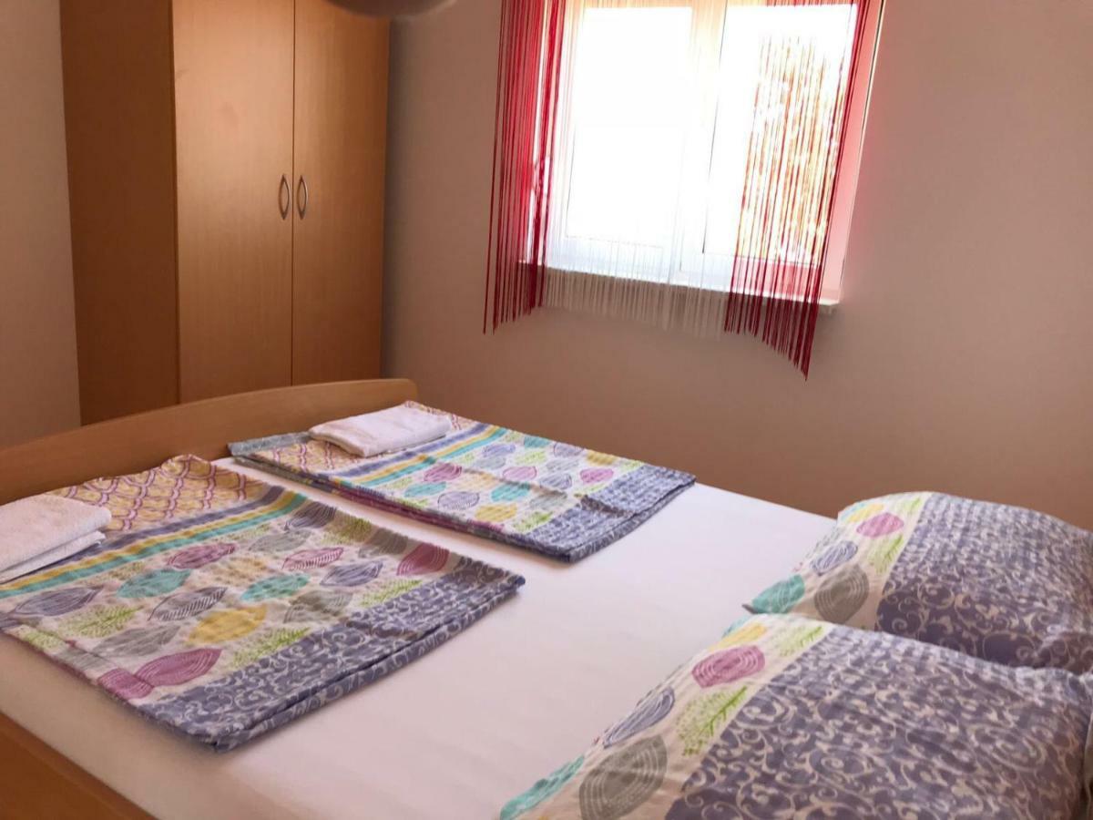 Guesthouse Pejo โปเรช ภายนอก รูปภาพ